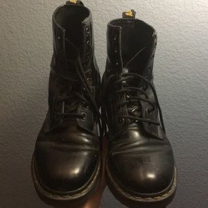 Doc Martens Women's 1460 8 eye patent boot